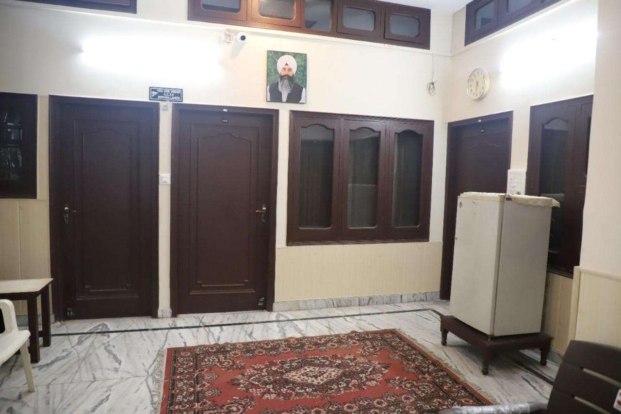 Rk Lodge Amritsar Esterno foto