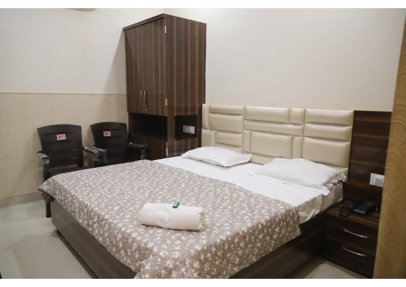 Rk Lodge Amritsar Esterno foto