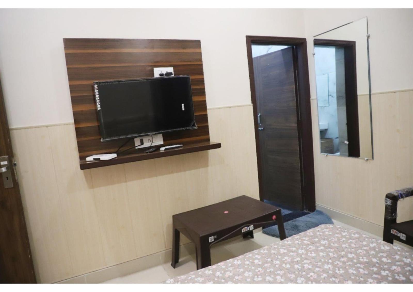 Rk Lodge Amritsar Esterno foto