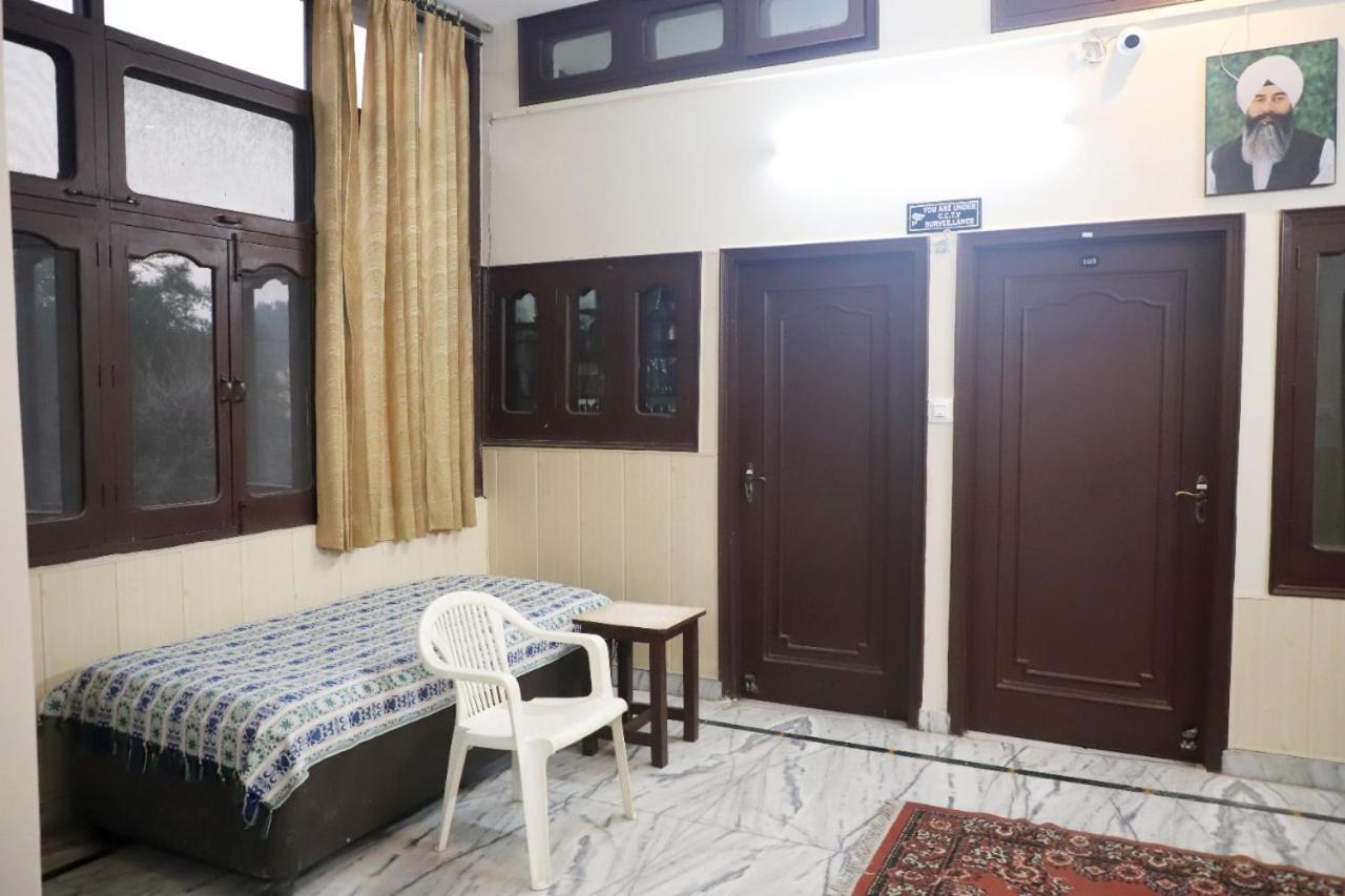 Rk Lodge Amritsar Esterno foto