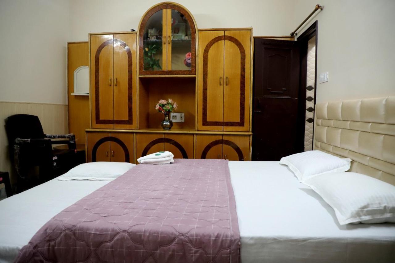 Rk Lodge Amritsar Esterno foto