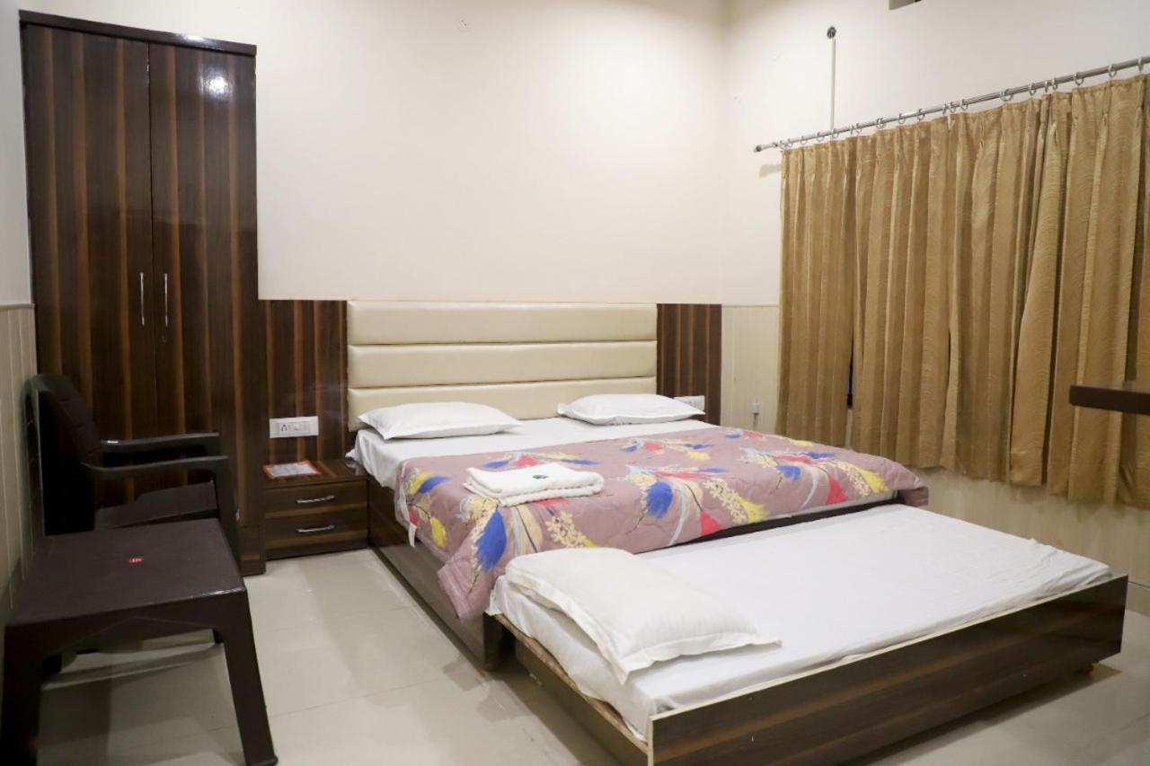 Rk Lodge Amritsar Esterno foto