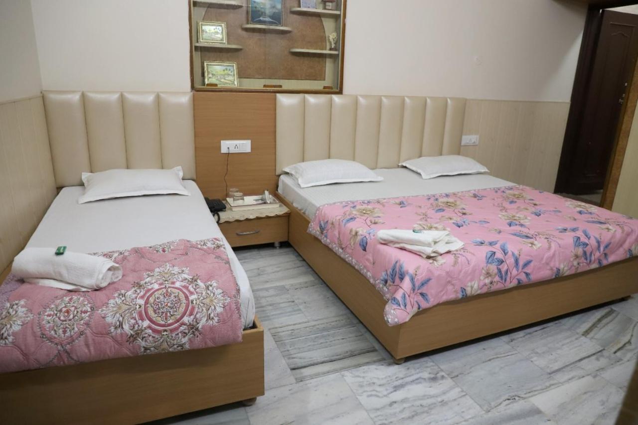 Rk Lodge Amritsar Esterno foto