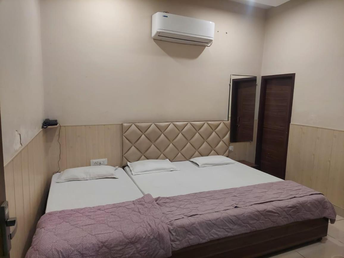 Rk Lodge Amritsar Camera foto