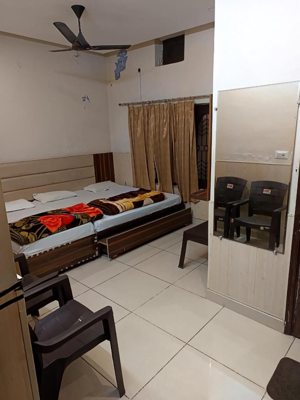 Rk Lodge Amritsar Esterno foto